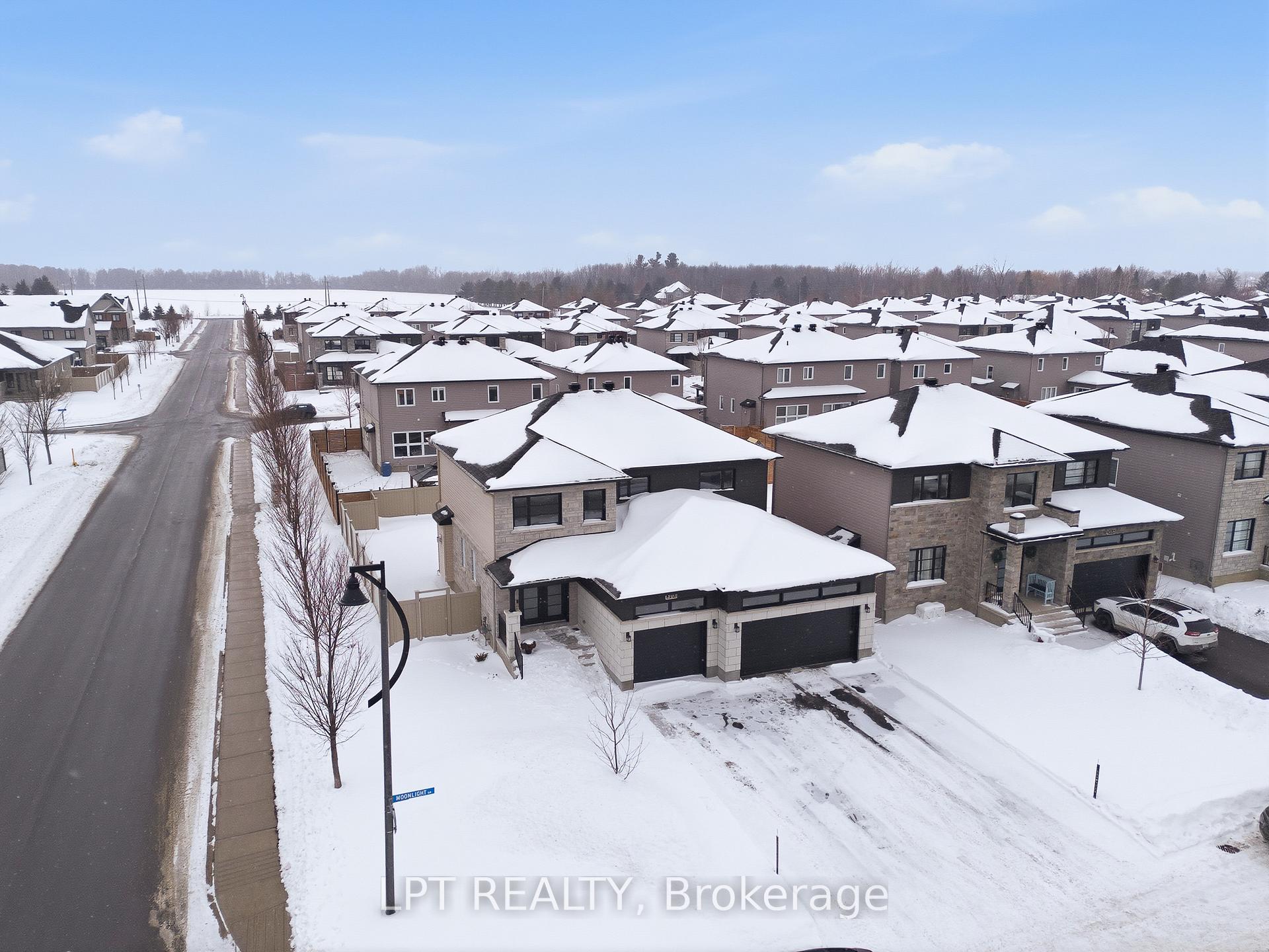Photo 37 of 301 Moonlight Drive, Russell, Russell Twp — HOMEH