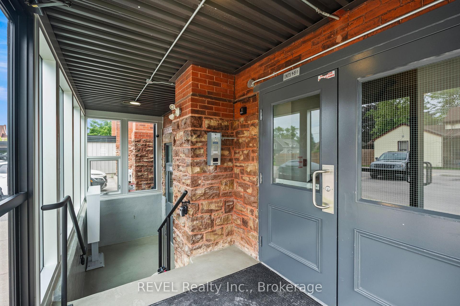 Photo 6 of Unit 3, 405 Merritt Street, St. Catharines, Oakdale — HOMEH