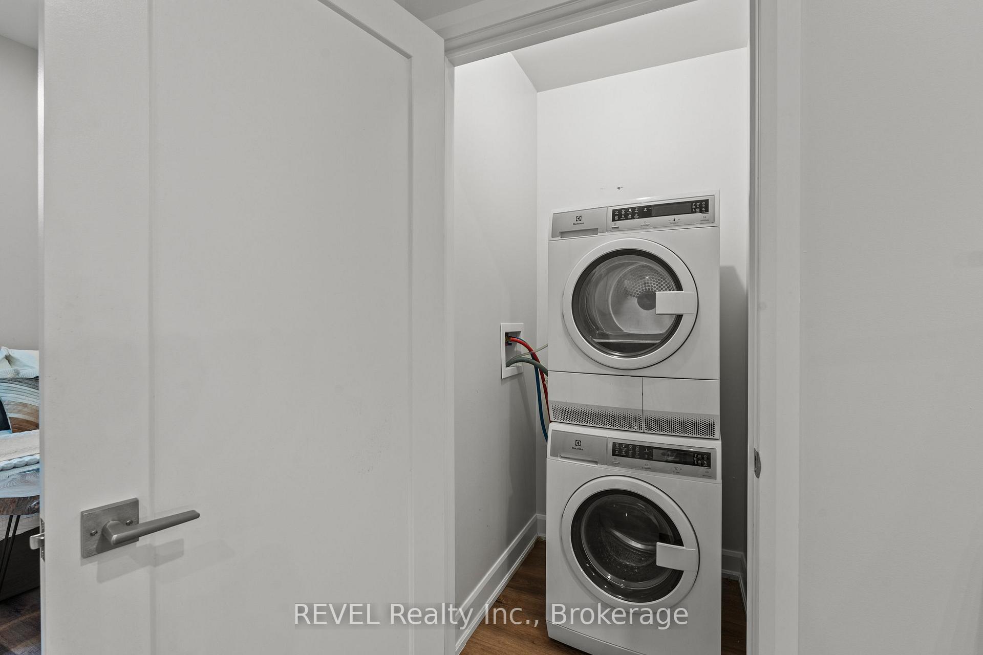 Photo 31 of Unit 3, 405 Merritt Street, St. Catharines, Oakdale — HOMEH