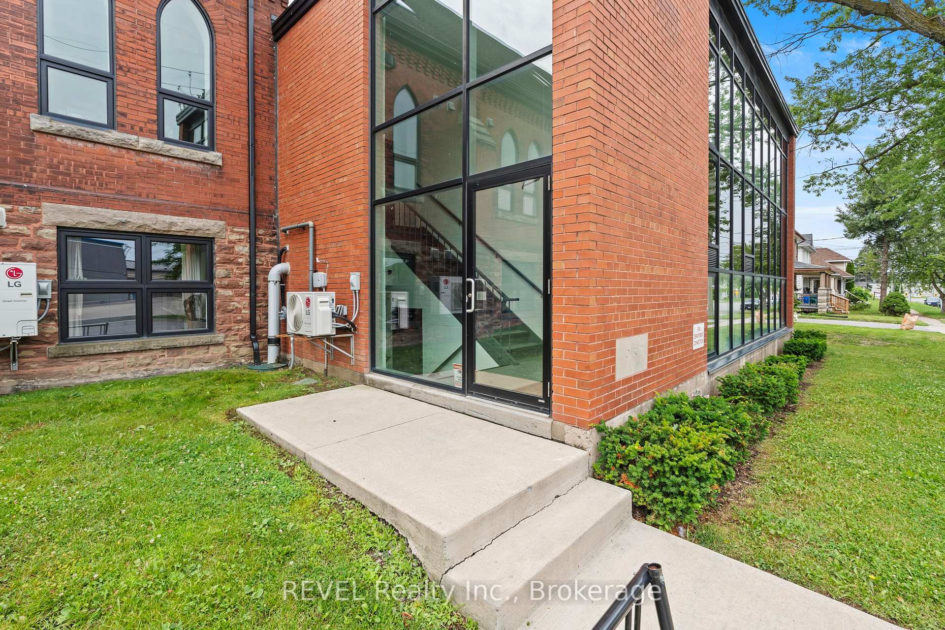 Photo 33 of Unit 3, 405 Merritt Street, St. Catharines, Oakdale — HOMEH