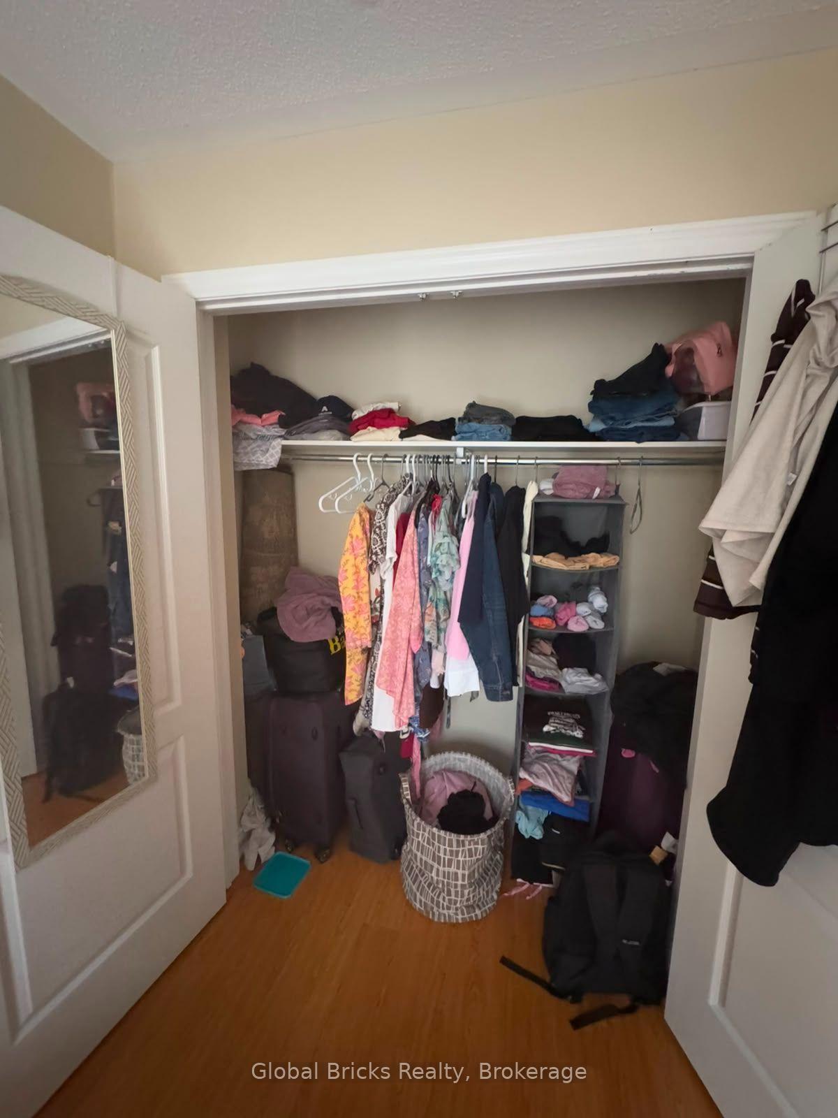 Photo 15 of 34 Pefferlaw Circle, Brampton, Bram West — HOMEH