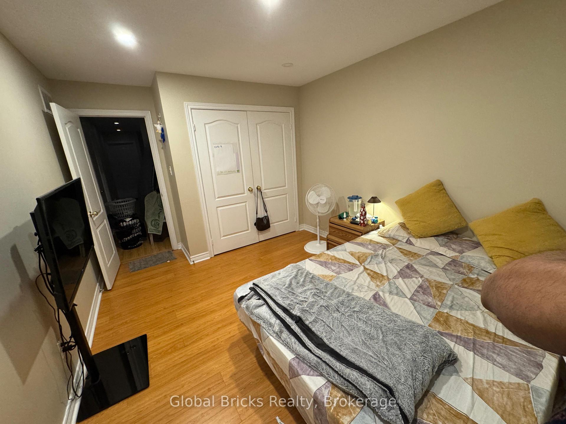 Photo 14 of 34 Pefferlaw Circle, Brampton, Bram West — HOMEH
