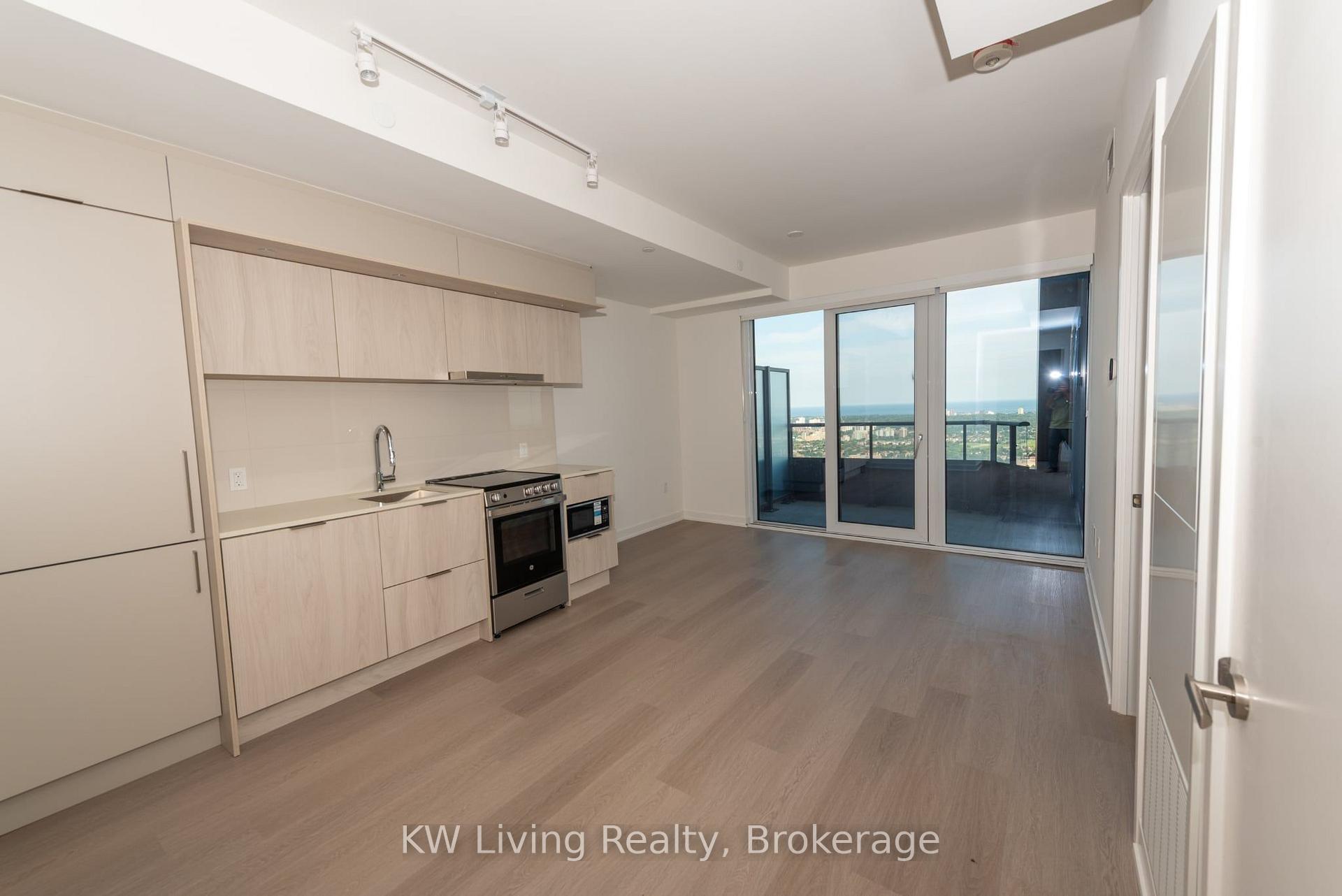 Front of Unit 3609, 448 Burnhamthorpe Road W