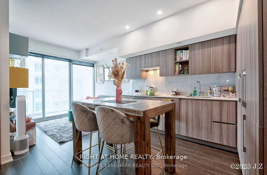Photo 3 of Unit 3309, 19 Bathurst Street, Toronto, Waterfront Communities — HOMEH
