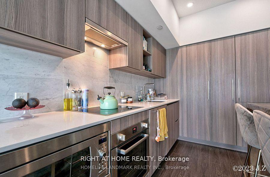 Photo 4 of Unit 3309, 19 Bathurst Street, Toronto, Waterfront Communities — HOMEH