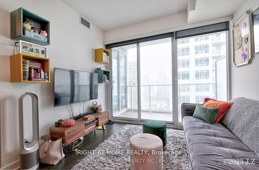 Photo 6 of Unit 3309, 19 Bathurst Street, Toronto, Waterfront Communities — HOMEH