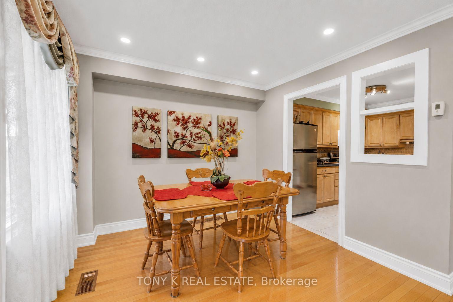 Photo 4 of Unit 21, 2035 Asta Drive, Mississauga, Cooksville — HOMEH