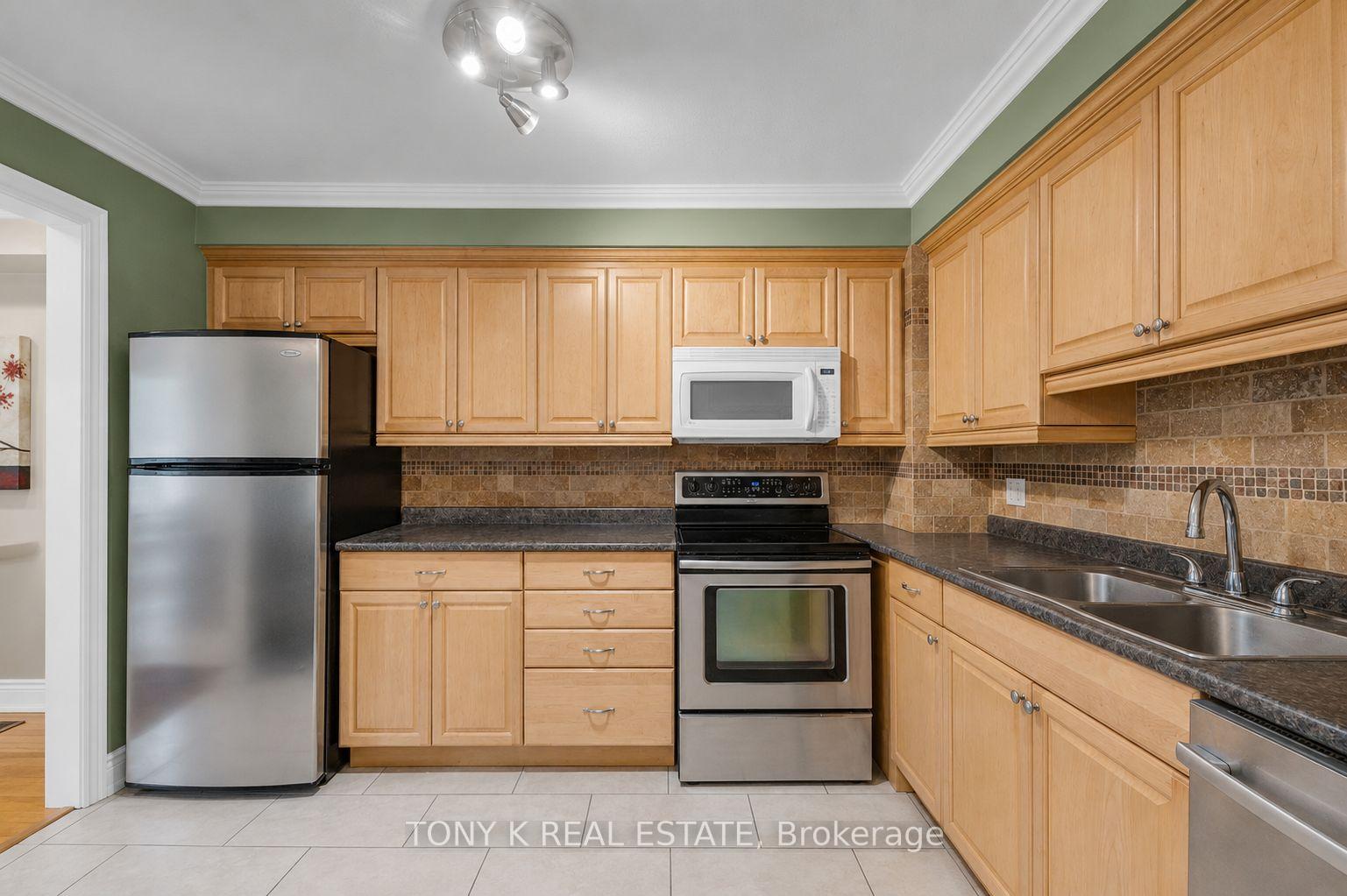 Photo 5 of Unit 21, 2035 Asta Drive, Mississauga, Cooksville — HOMEH