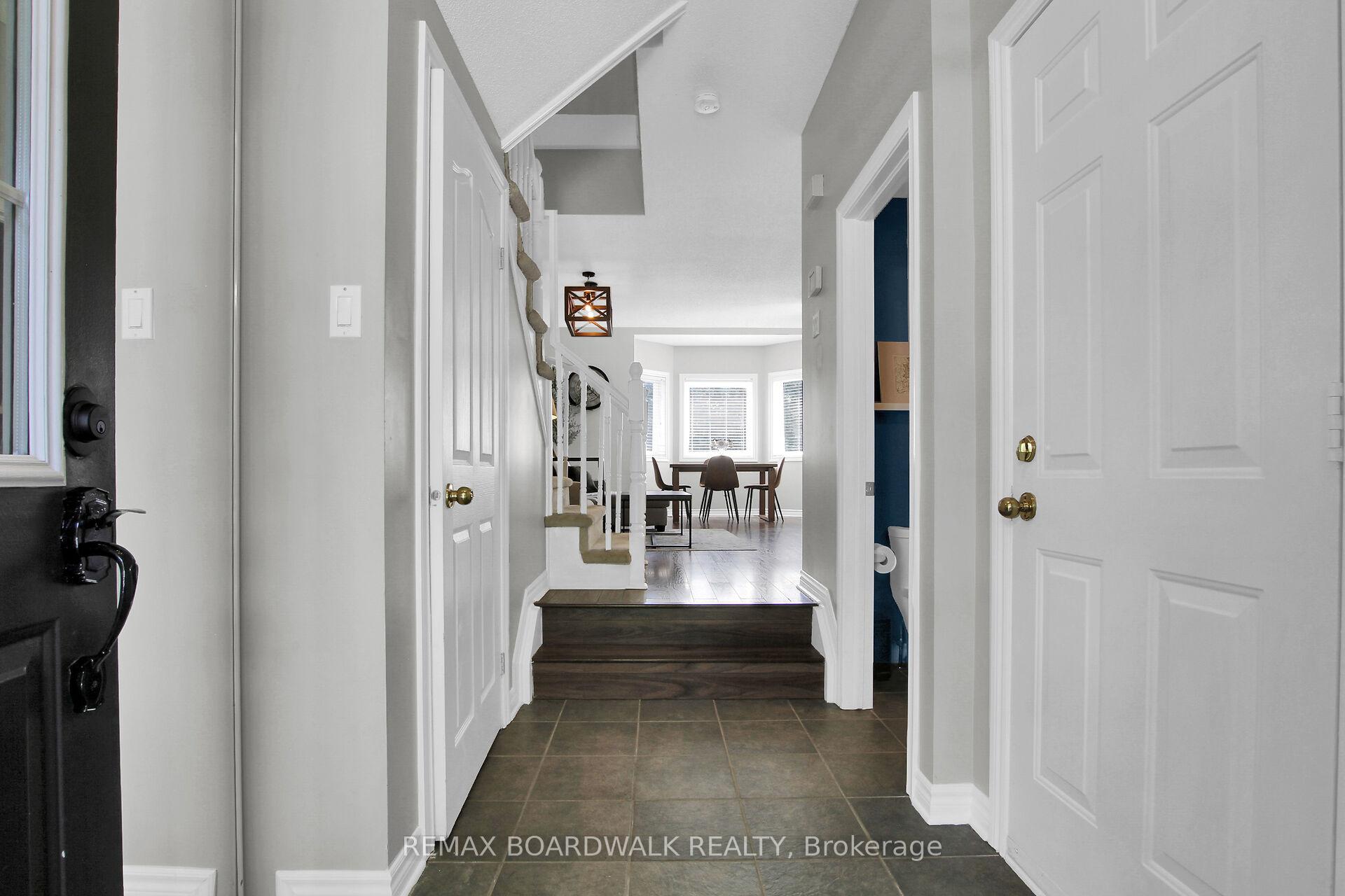 Photo 3 of 86 Saddlesmith Circle, Ottawa, Kanata - Emerald Meadows/Trailwest — HOMEH