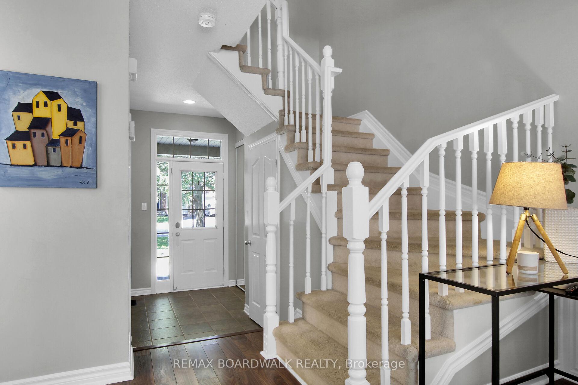 Photo 4 of 86 Saddlesmith Circle, Ottawa, Kanata - Emerald Meadows/Trailwest — HOMEH