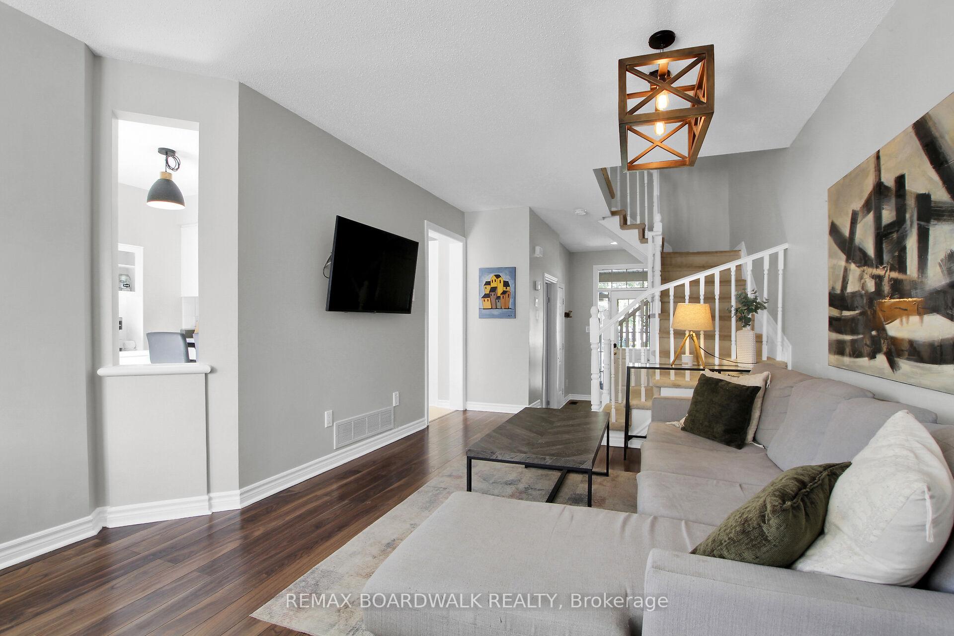 Photo 7 of 86 Saddlesmith Circle, Ottawa, Kanata - Emerald Meadows/Trailwest — HOMEH