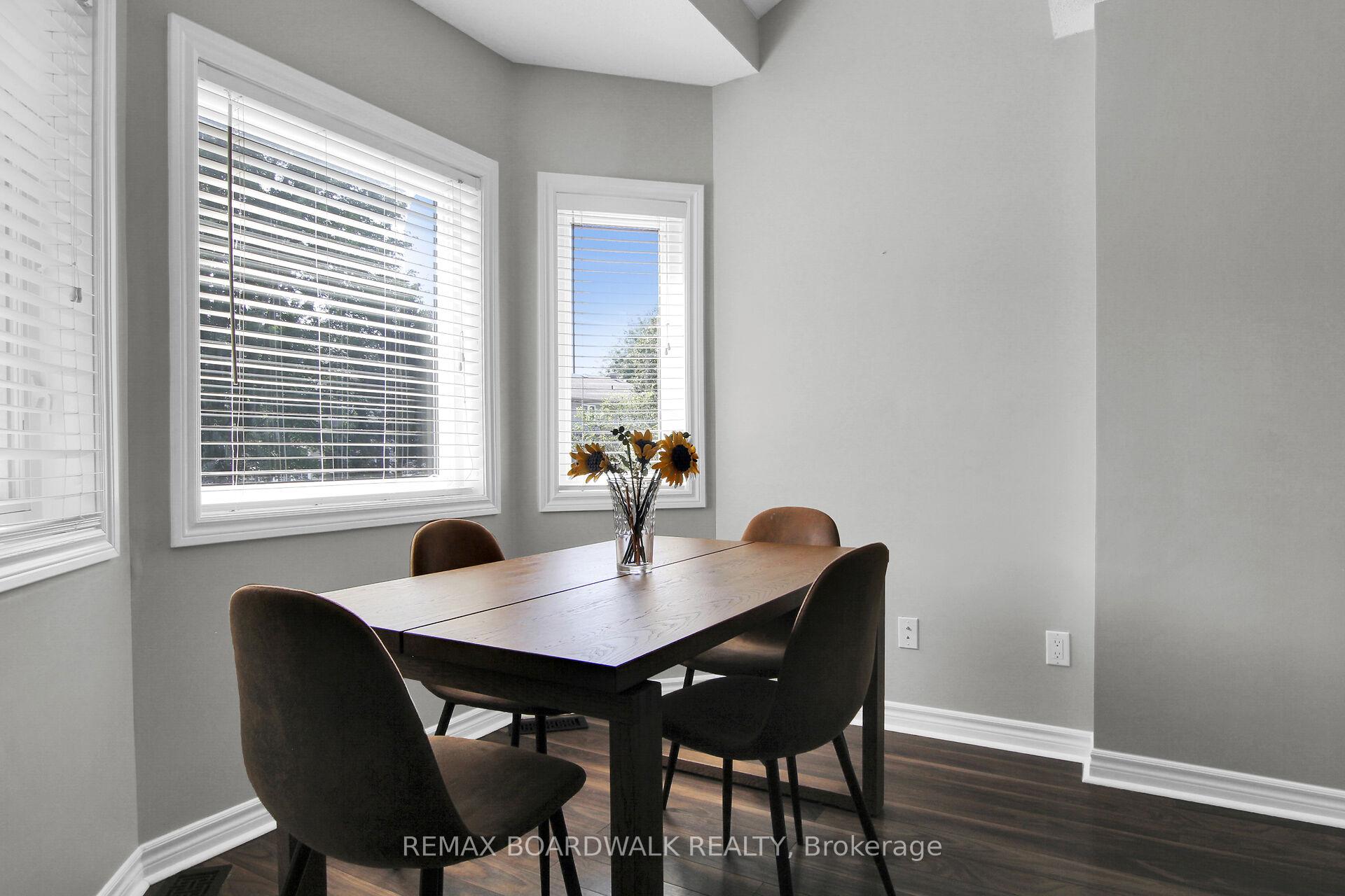 Photo 8 of 86 Saddlesmith Circle, Ottawa, Kanata - Emerald Meadows/Trailwest — HOMEH
