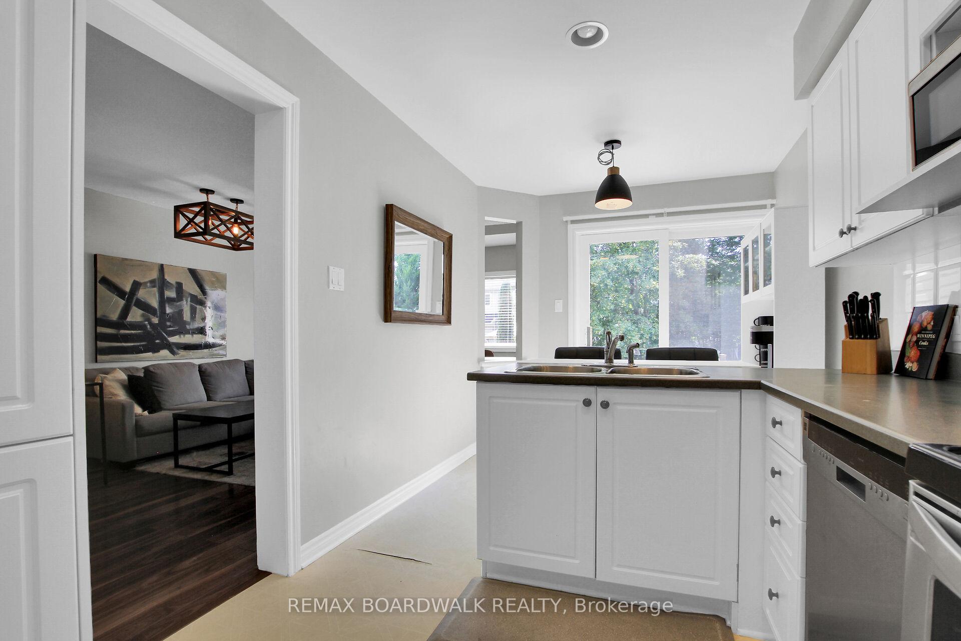 Photo 10 of 86 Saddlesmith Circle, Ottawa, Kanata - Emerald Meadows/Trailwest — HOMEH