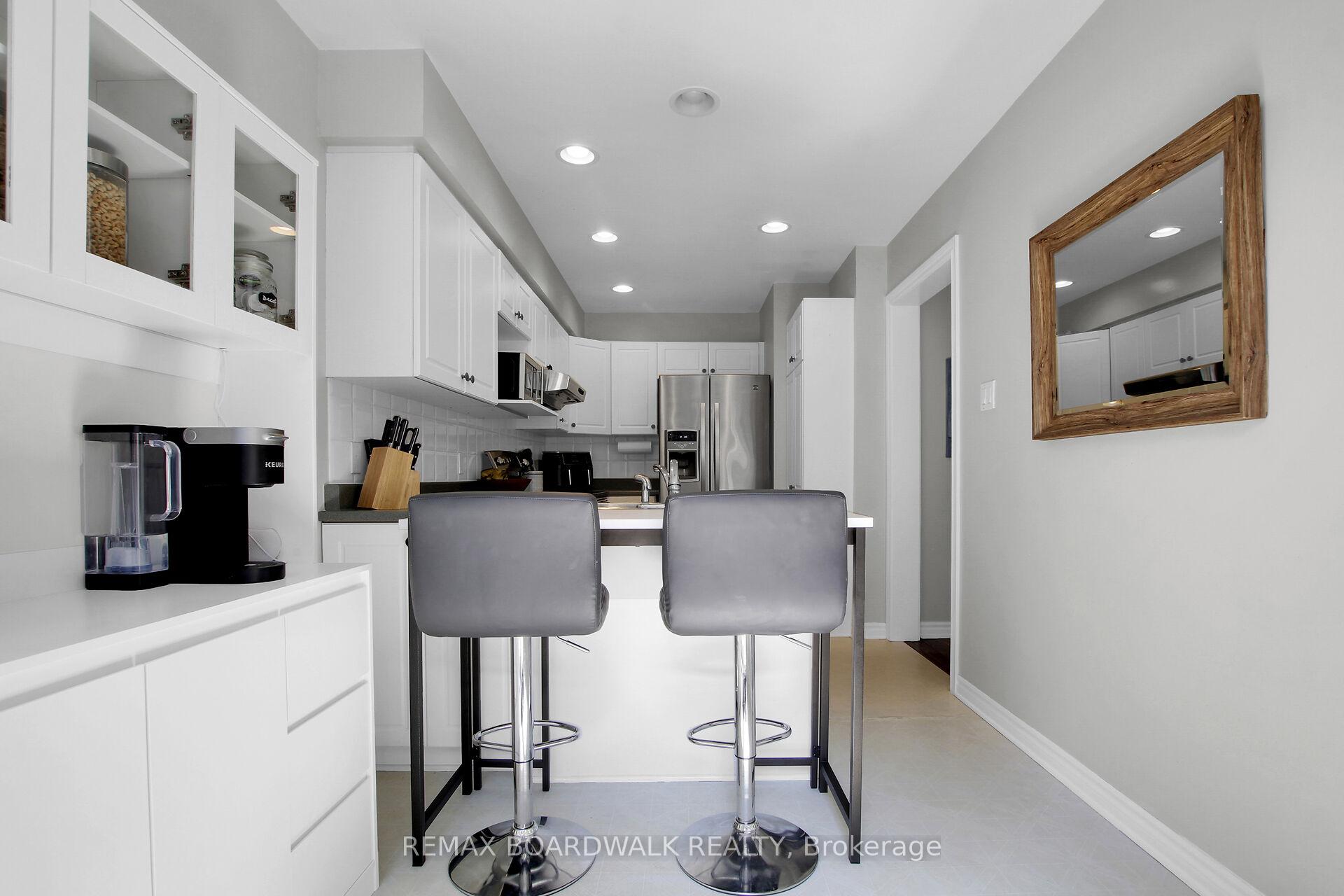Photo 11 of 86 Saddlesmith Circle, Ottawa, Kanata - Emerald Meadows/Trailwest — HOMEH