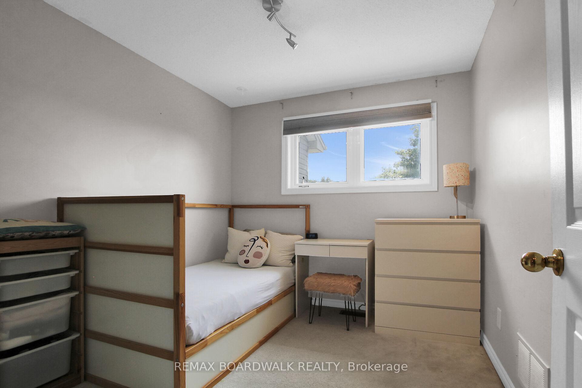 Photo 17 of 86 Saddlesmith Circle, Ottawa, Kanata - Emerald Meadows/Trailwest — HOMEH