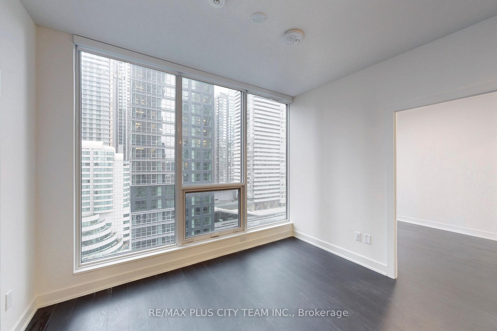 Photo 2 of Unit 1613, 35 Mercer Street, Toronto, Waterfront Communities — HOMEH