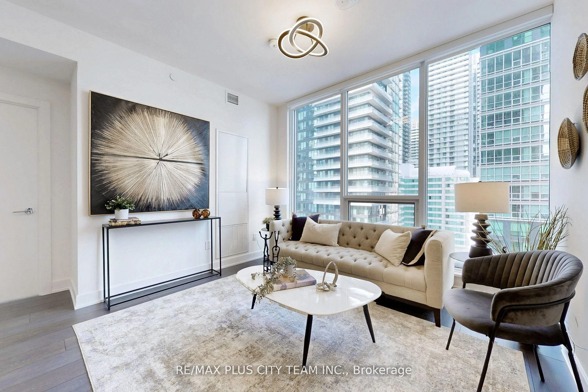 Photo 3 of Unit 1613, 35 Mercer Street, Toronto, Waterfront Communities — HOMEH