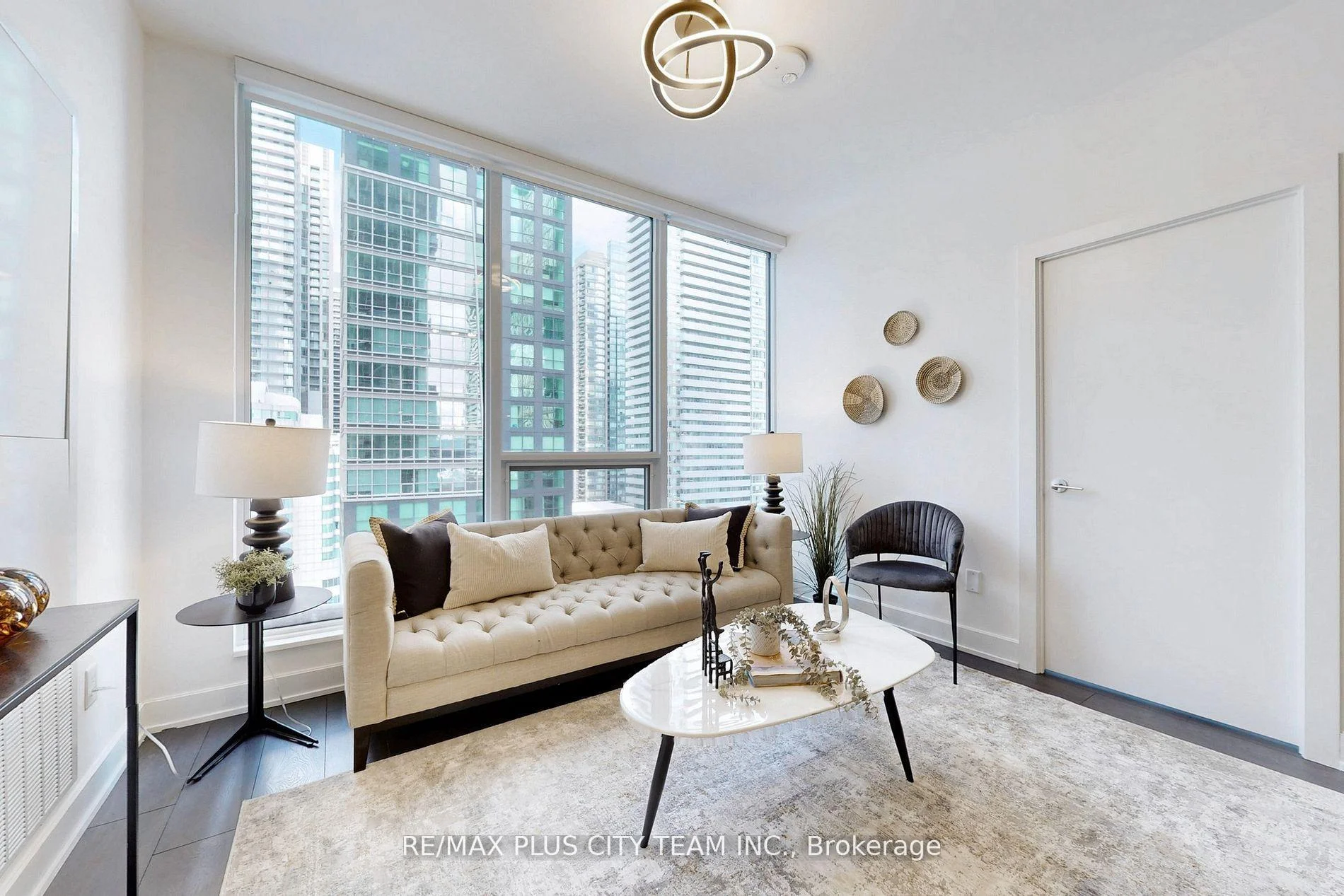 Photo 5 of Unit 1613, 35 Mercer Street, Toronto, Waterfront Communities — HOMEH
