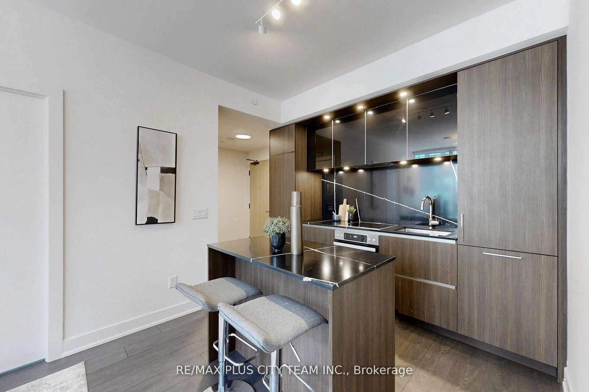 Photo 9 of Unit 1613, 35 Mercer Street, Toronto, Waterfront Communities — HOMEH