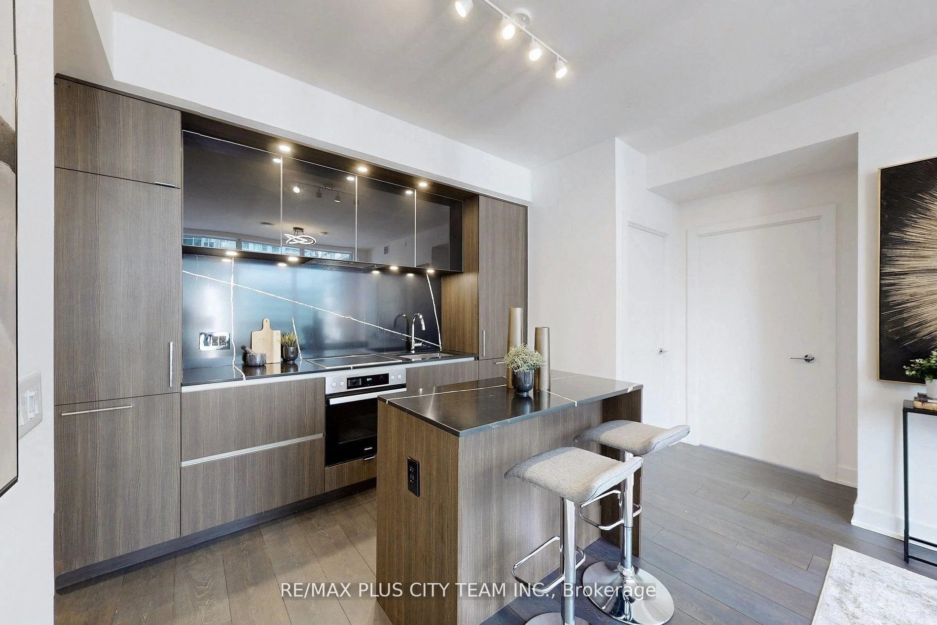 Photo 11 of Unit 1613, 35 Mercer Street, Toronto, Waterfront Communities — HOMEH