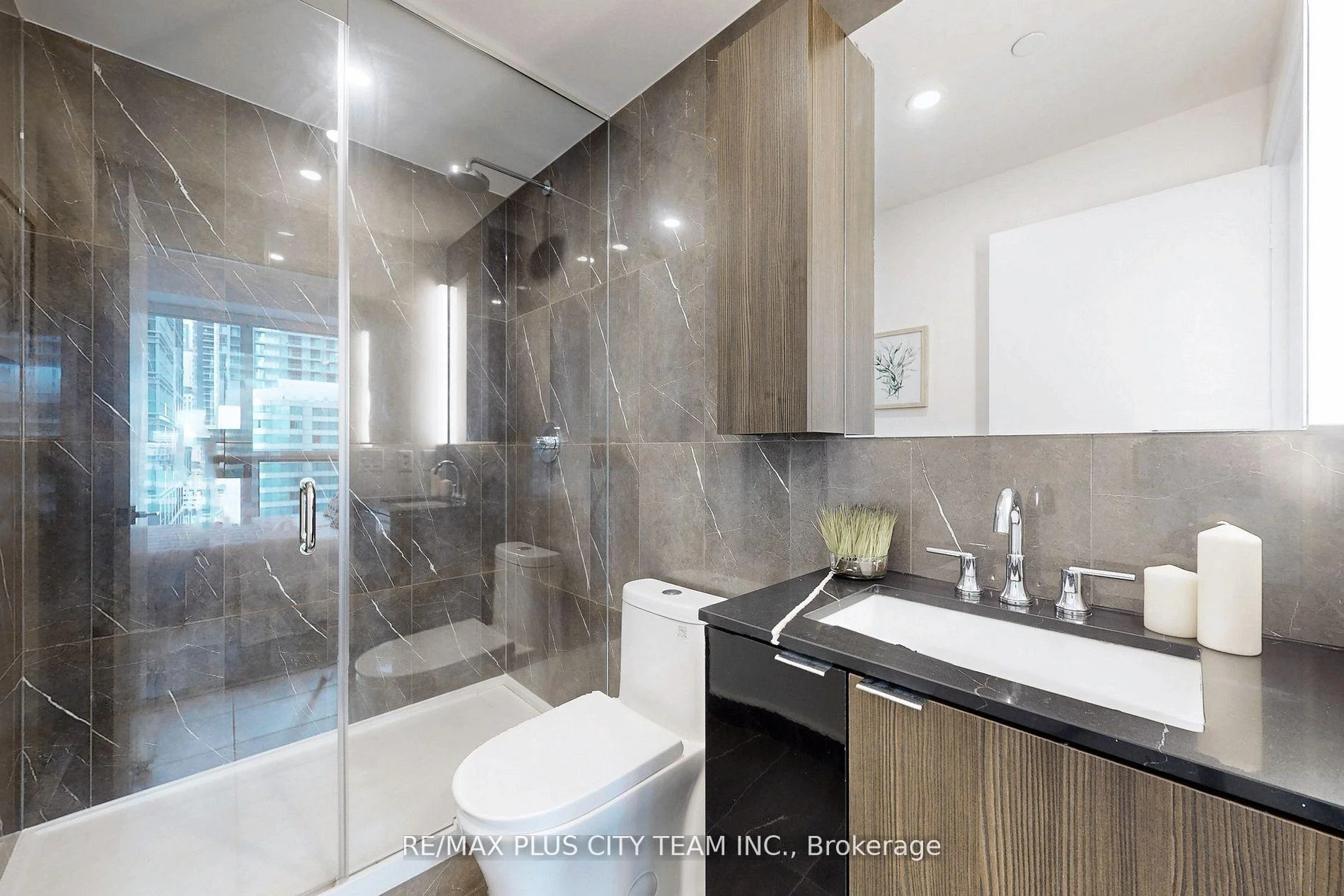 Photo 23 of Unit 1613, 35 Mercer Street, Toronto, Waterfront Communities — HOMEH