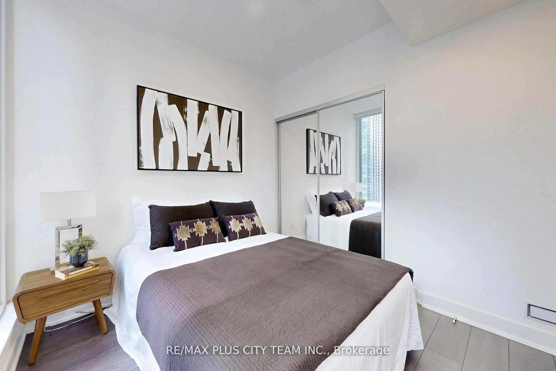 Photo 29 of Unit 1613, 35 Mercer Street, Toronto, Waterfront Communities — HOMEH