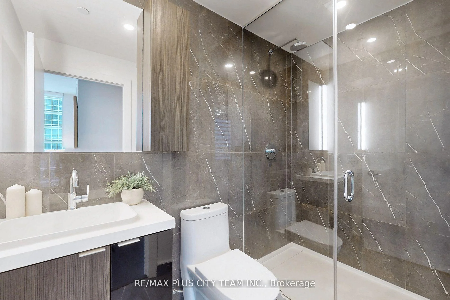 Photo 31 of Unit 1613, 35 Mercer Street, Toronto, Waterfront Communities — HOMEH