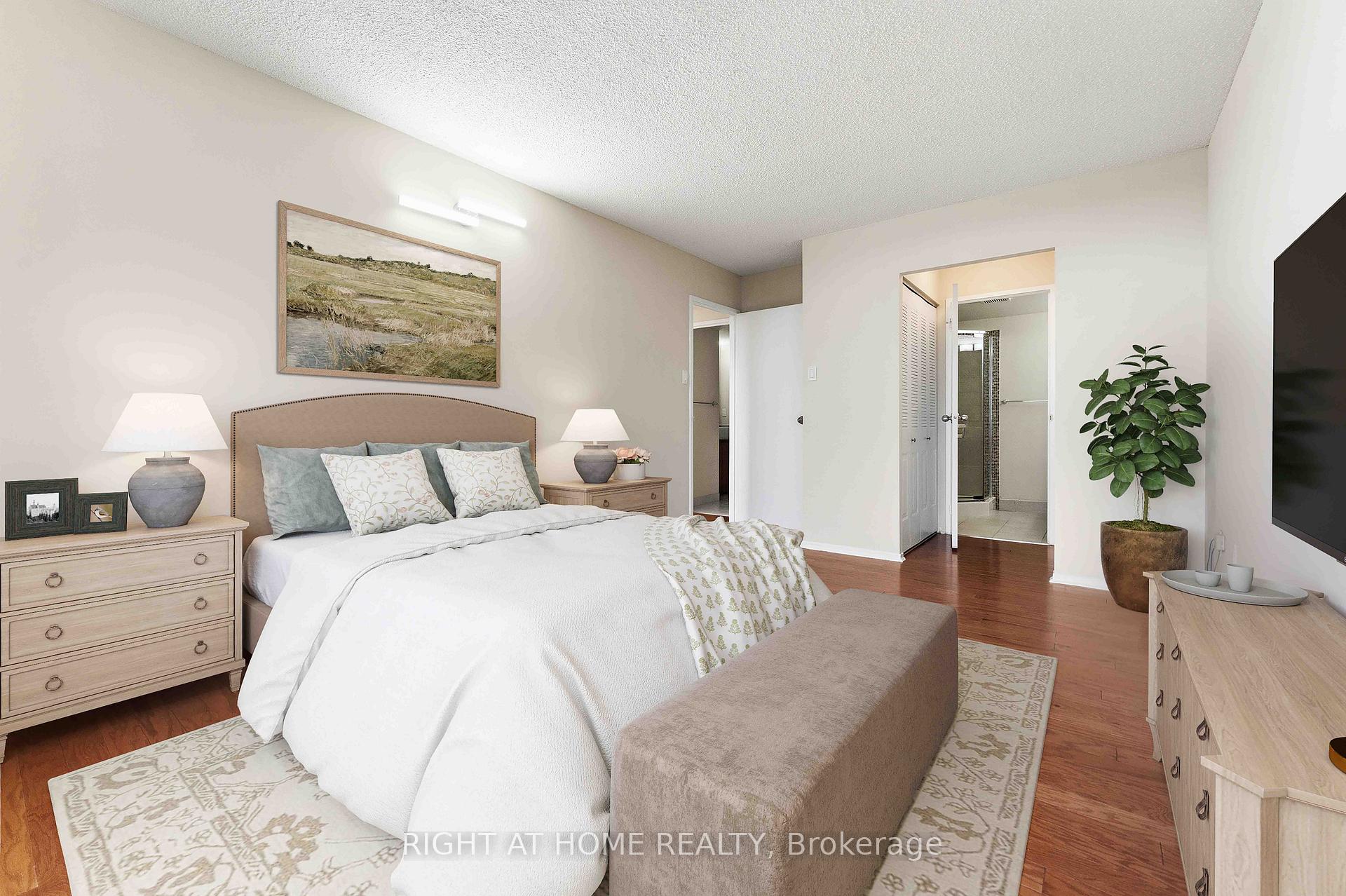 Photo 33 of Unit 911, 2759 Carousel Crescent, Ottawa, Emerald Woods/Sawmill Creek — HOMEH