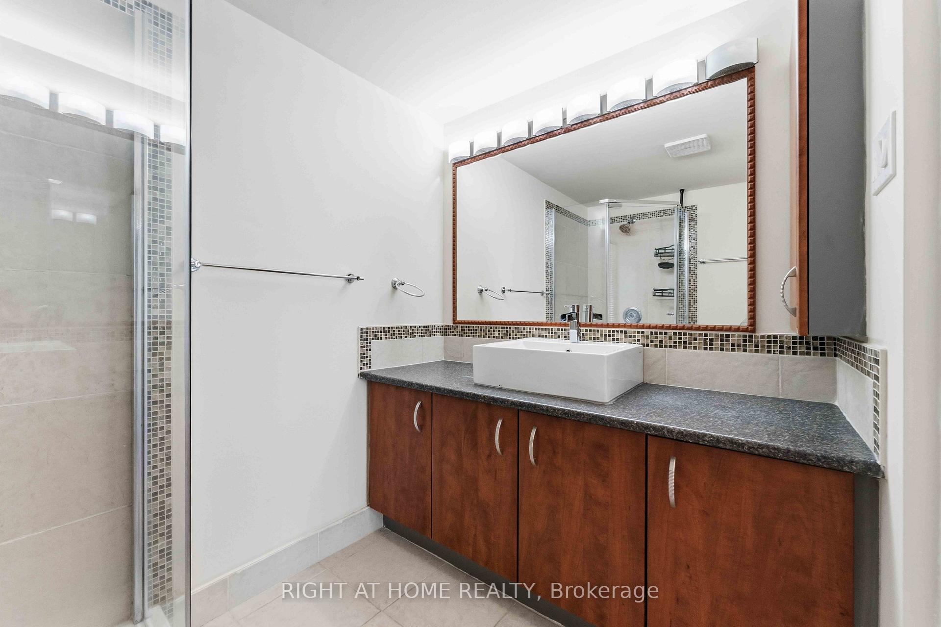Photo 36 of Unit 911, 2759 Carousel Crescent, Ottawa, Emerald Woods/Sawmill Creek — HOMEH