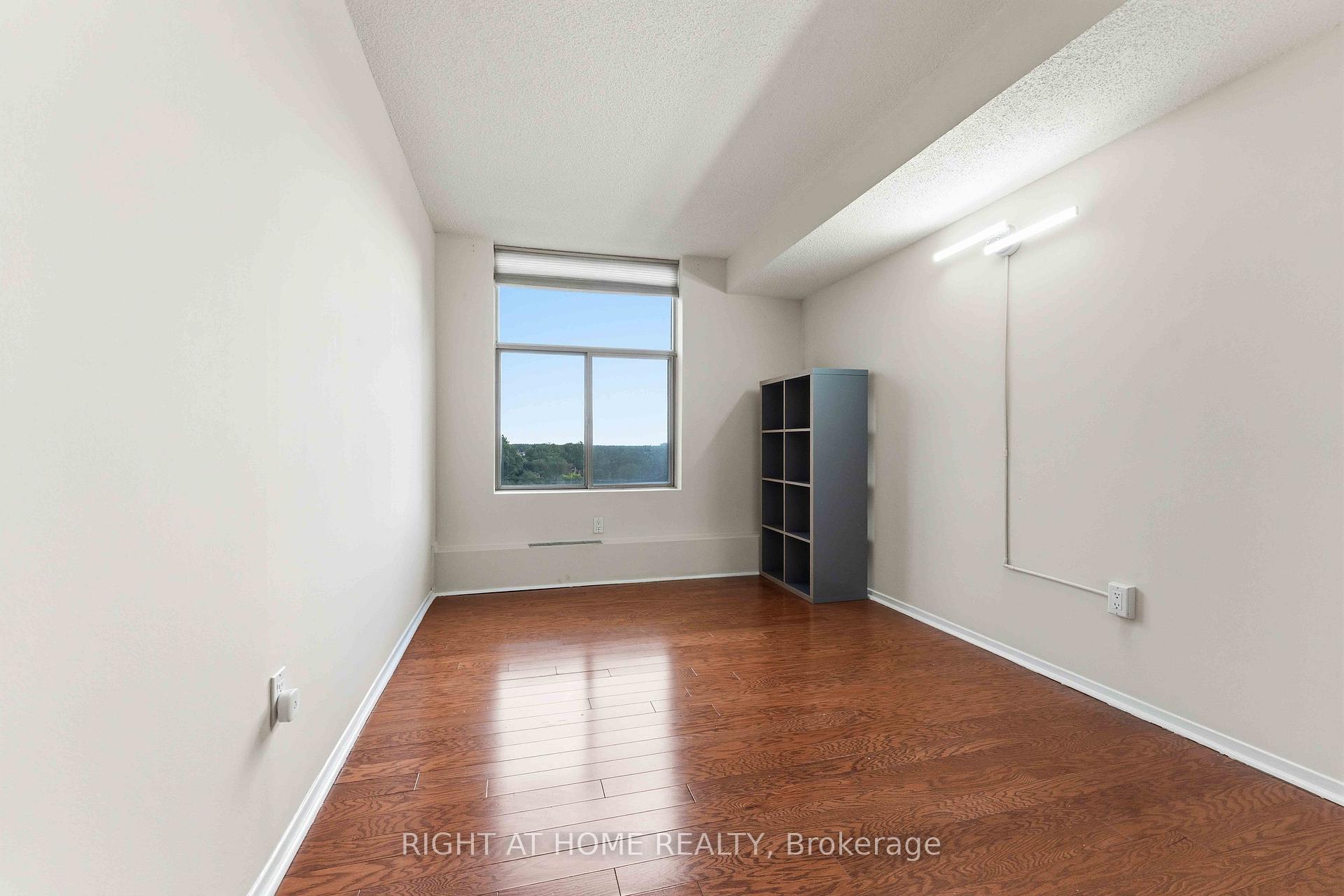 Photo 37 of Unit 911, 2759 Carousel Crescent, Ottawa, Emerald Woods/Sawmill Creek — HOMEH