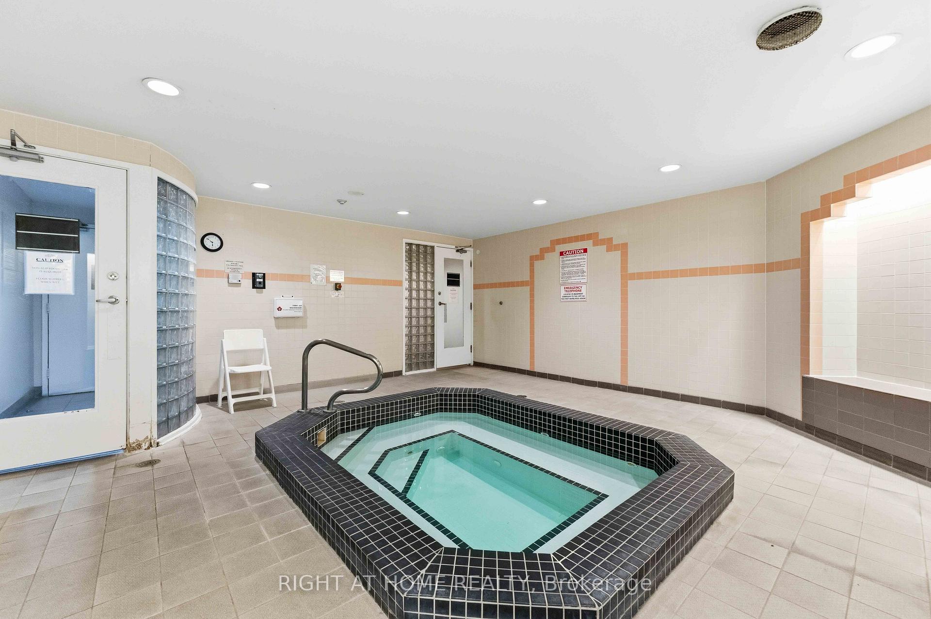 Photo 45 of Unit 911, 2759 Carousel Crescent, Ottawa, Emerald Woods/Sawmill Creek — HOMEH