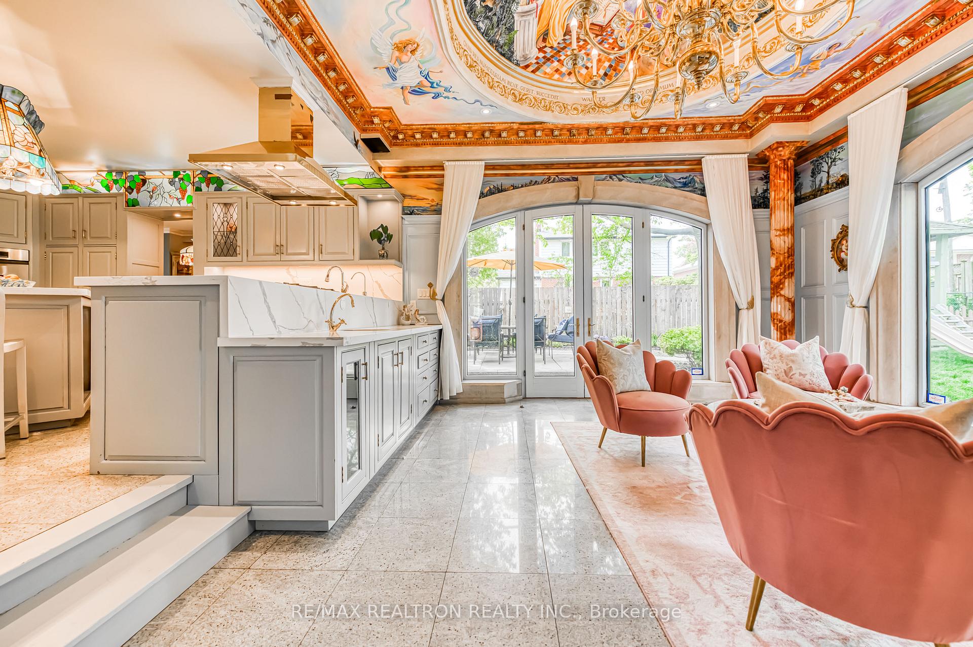 Photo 4 of 15 Lincoln Green Drive, Markham, Bullock — HOMEH