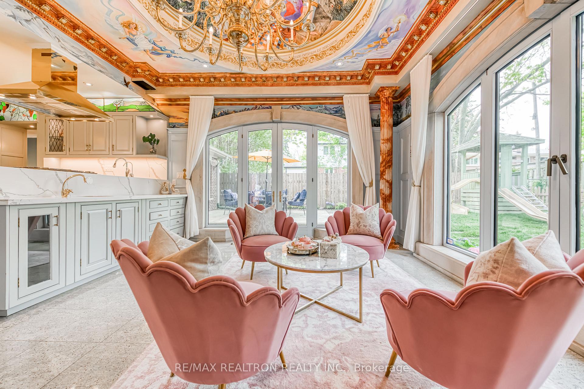 Photo 6 of 15 Lincoln Green Drive, Markham, Bullock — HOMEH