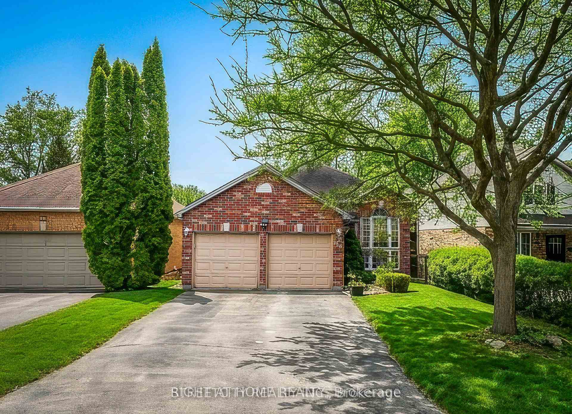Photo 2 of 126 Meadowridge Road, London, North M — HOMEH