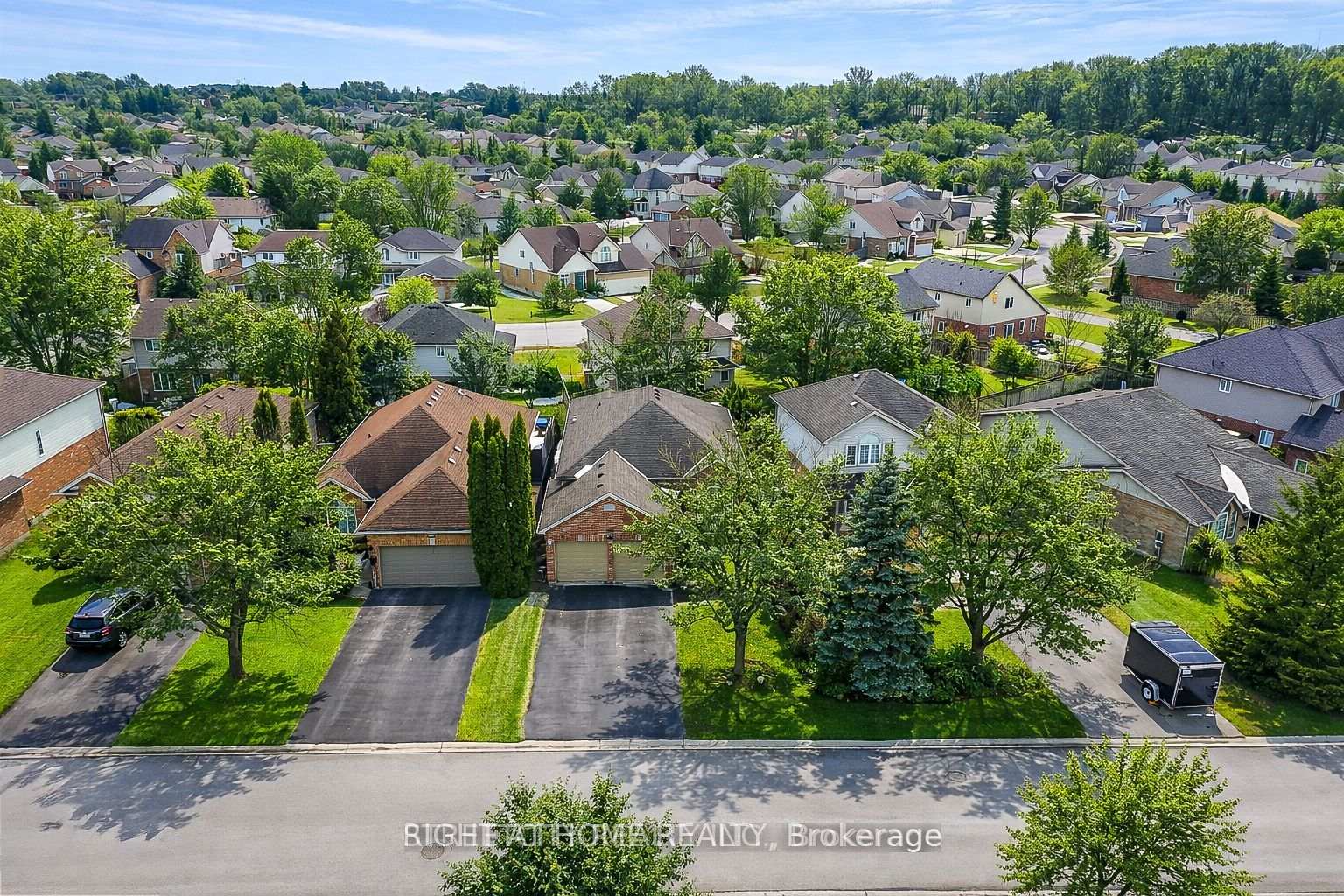 Photo 4 of 126 Meadowridge Road, London, North M — HOMEH