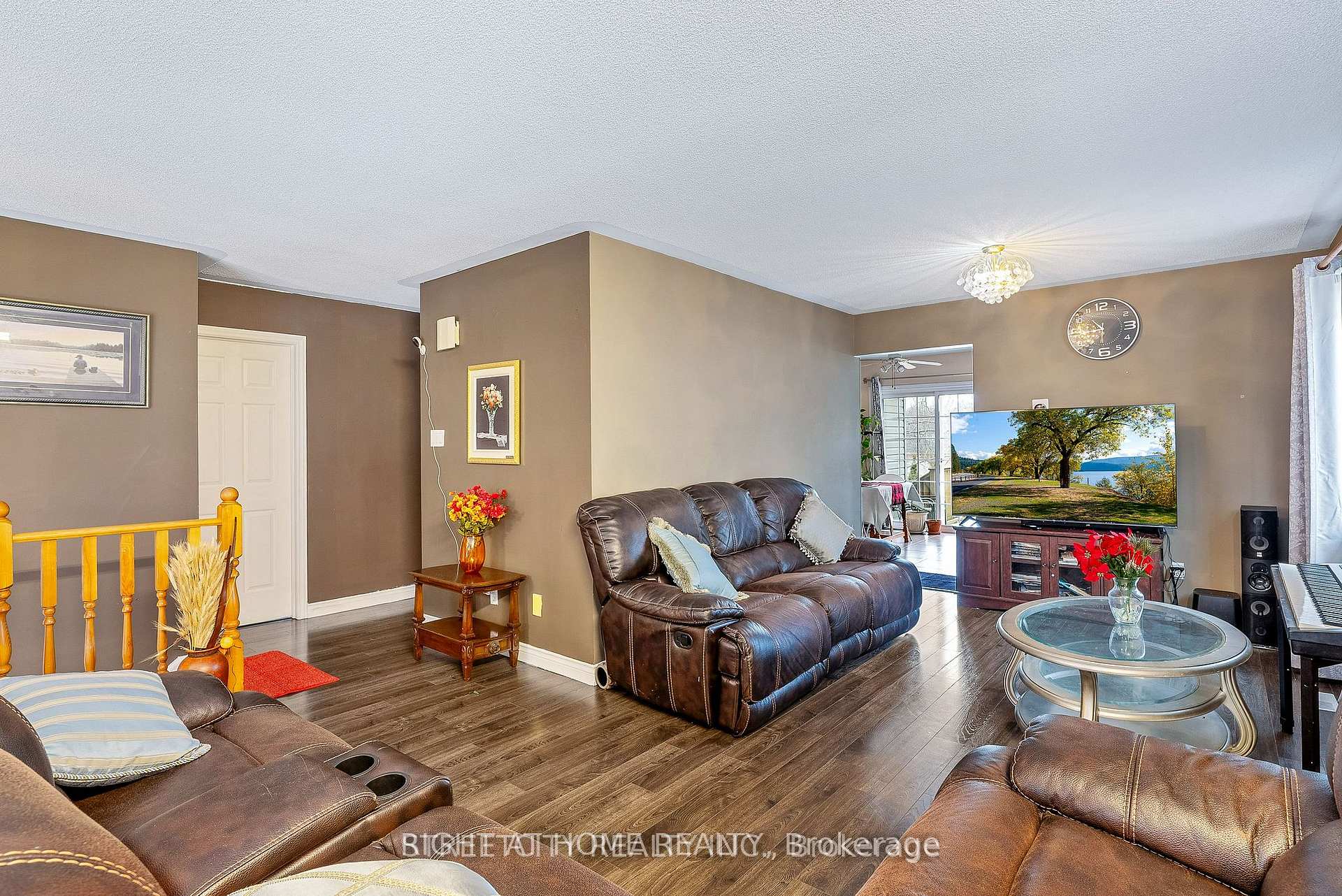 Photo 6 of 126 Meadowridge Road, London, North M — HOMEH