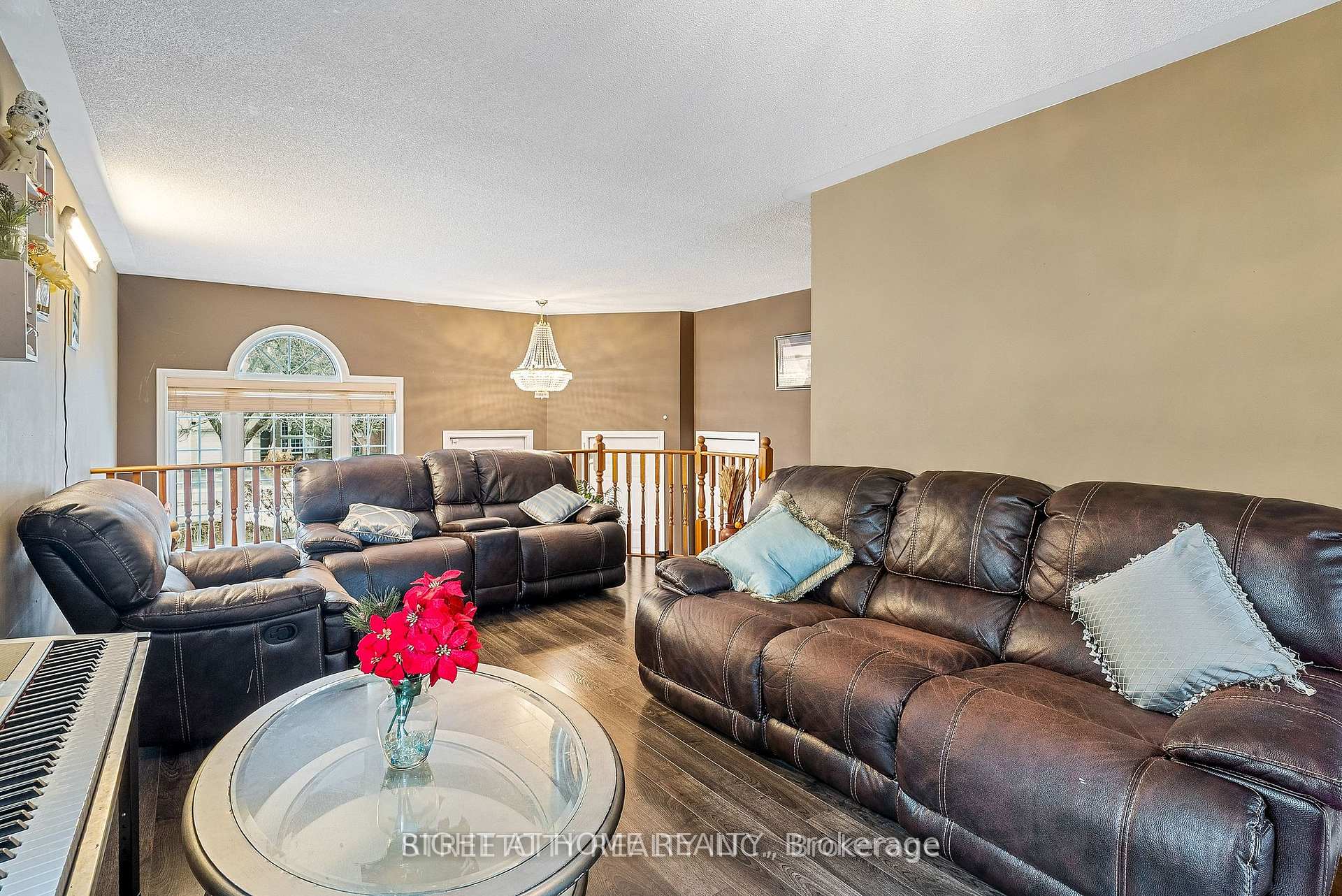 Photo 7 of 126 Meadowridge Road, London, North M — HOMEH