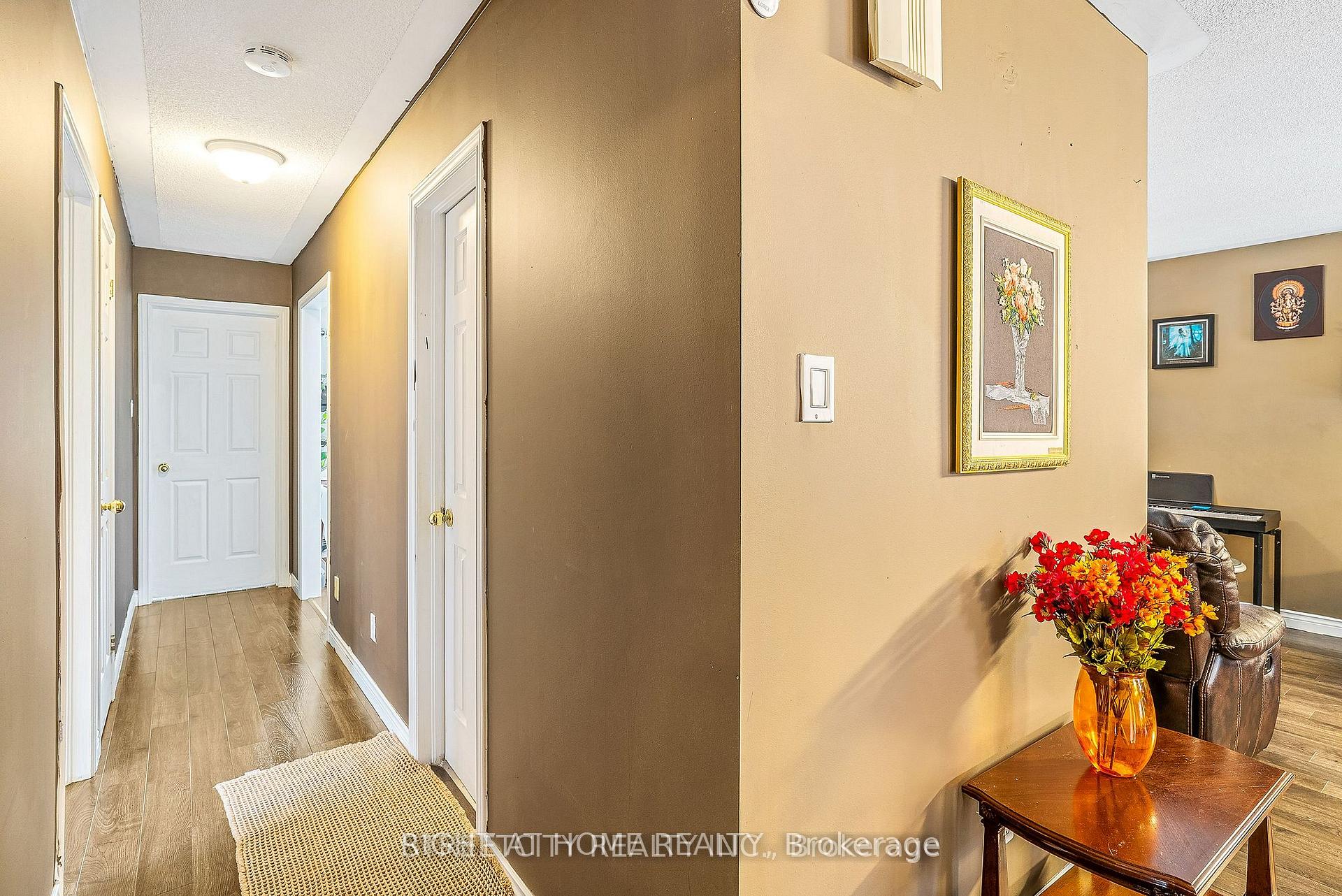 Photo 13 of 126 Meadowridge Road, London, North M — HOMEH