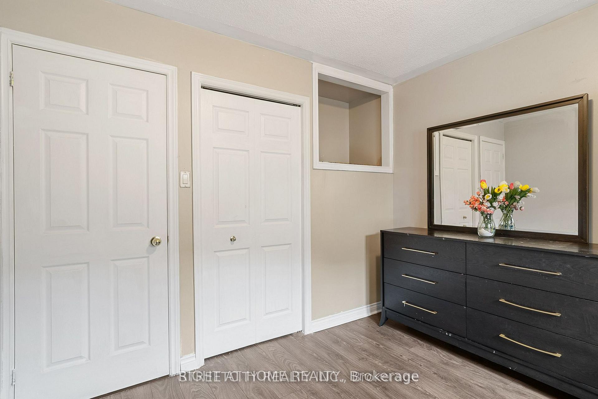 Photo 20 of 126 Meadowridge Road, London, North M — HOMEH