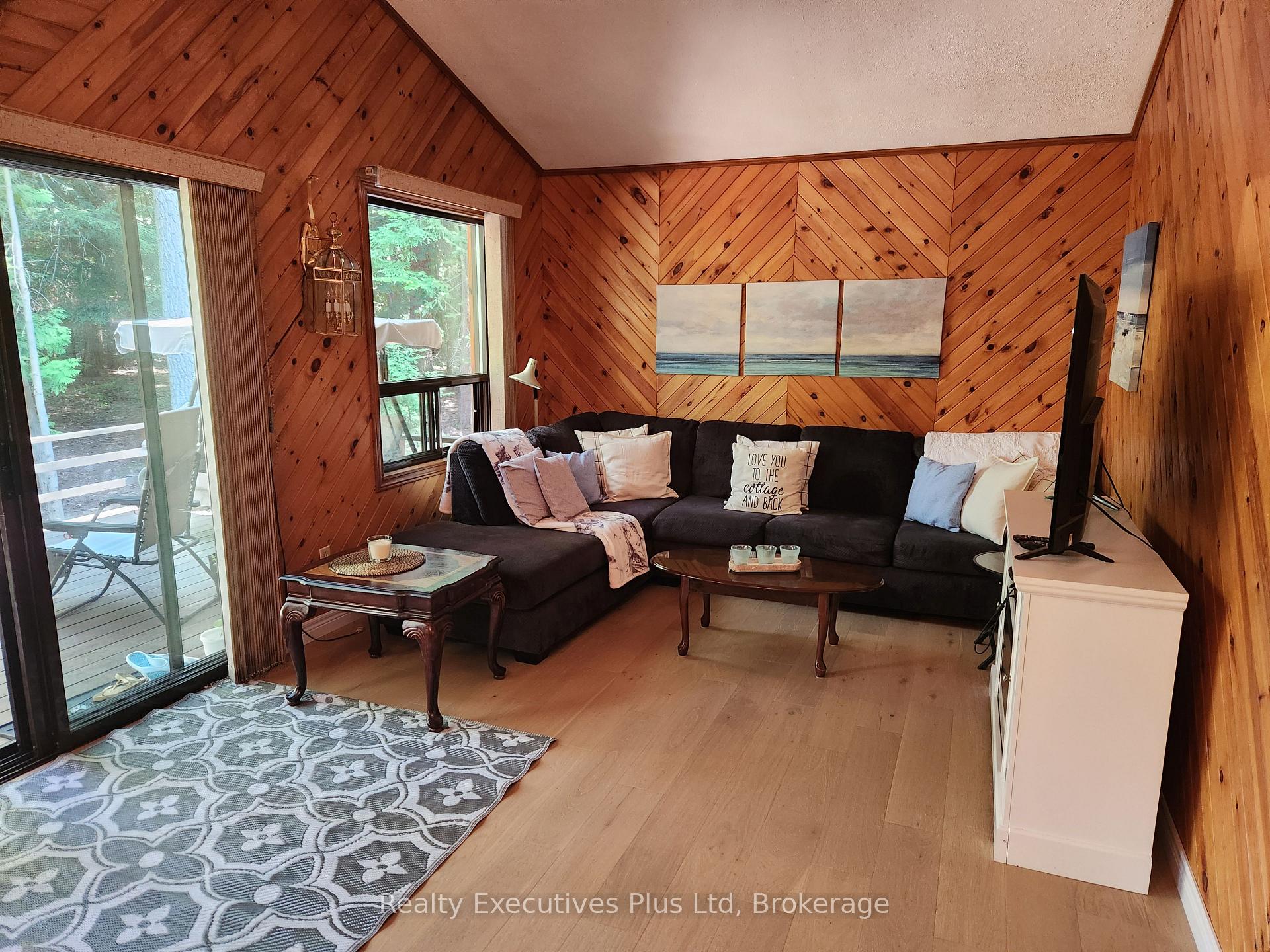 Photo 5 of 2 Zelia Court, Tiny, Rural Tiny — HOMEH