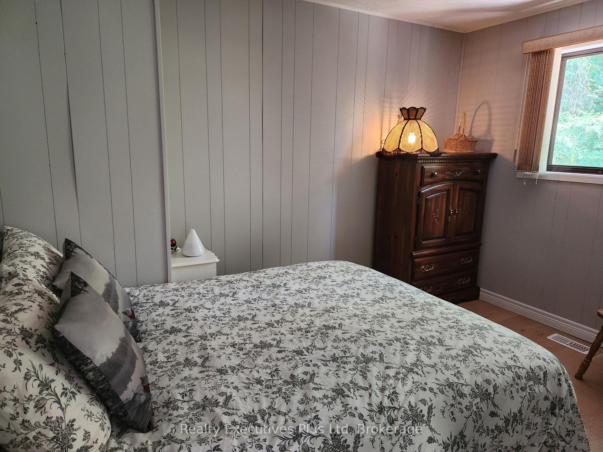 Photo 13 of 2 Zelia Court, Tiny, Rural Tiny — HOMEH