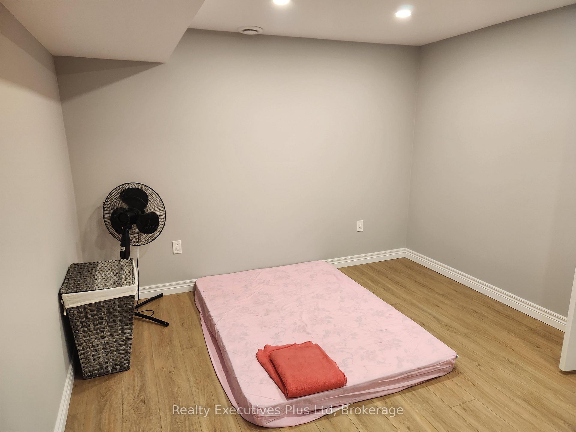 Photo 19 of 2 Zelia Court, Tiny, Rural Tiny — HOMEH