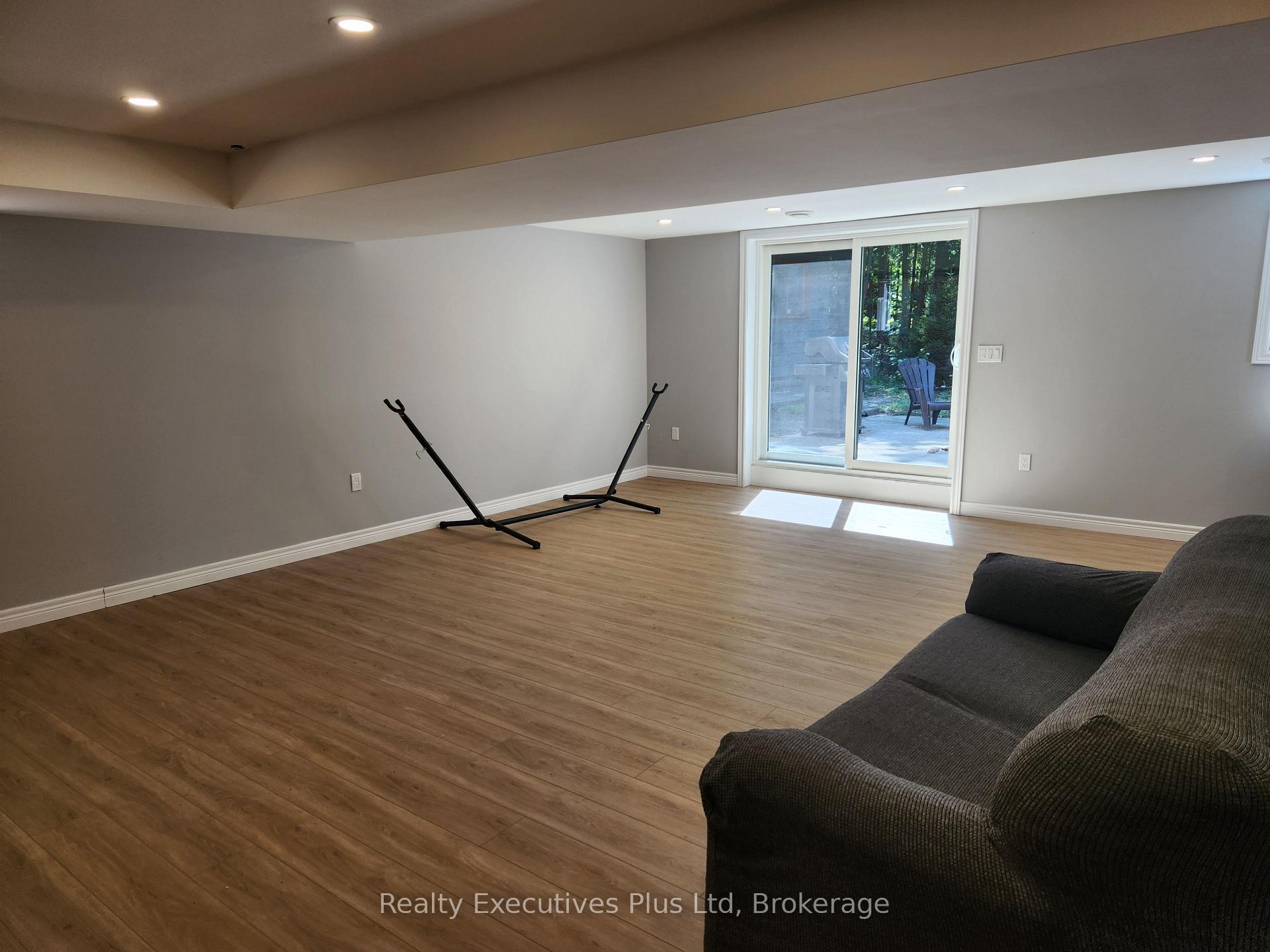 Photo 22 of 2 Zelia Court, Tiny, Rural Tiny — HOMEH