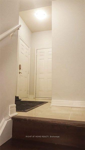 Photo 4 of Unit 2, 84 Rising Hill Ridge, Brampton, Bram West — HOMEH