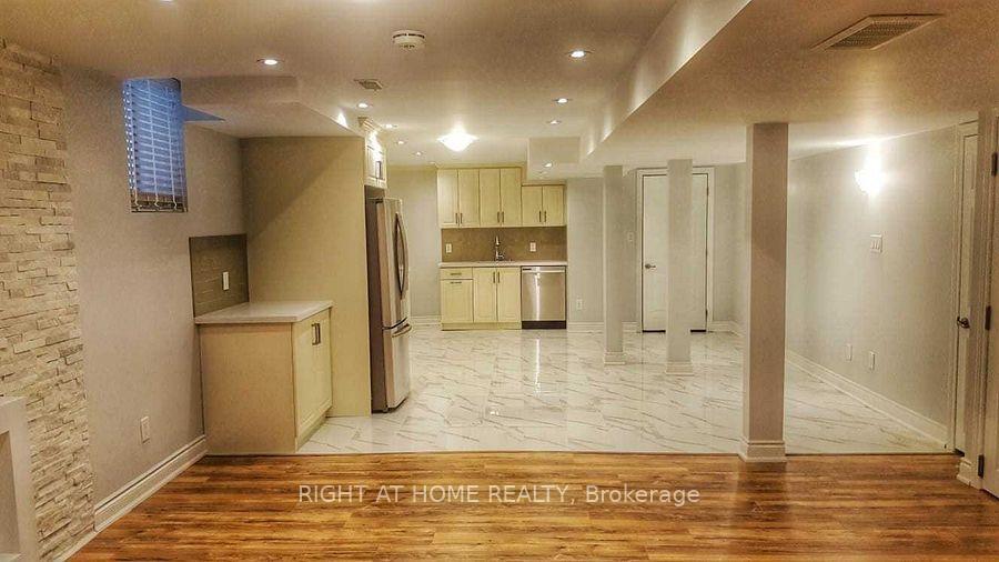 Photo 7 of Unit 2, 84 Rising Hill Ridge, Brampton, Bram West — HOMEH
