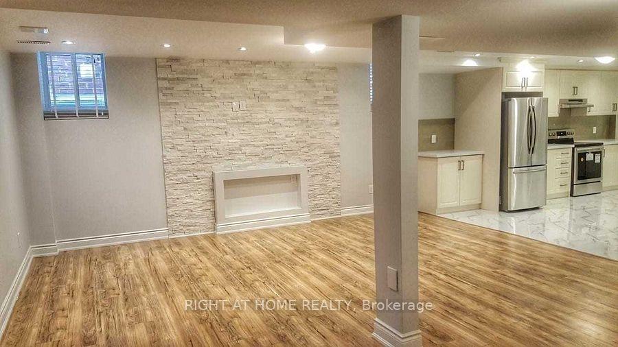 Photo 8 of Unit 2, 84 Rising Hill Ridge, Brampton, Bram West — HOMEH