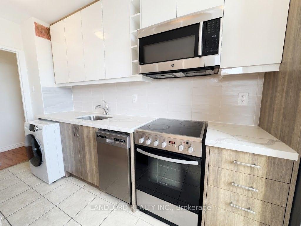 Photo 11 of Unit 31, 140 Springhurst Avenue, Toronto, South Parkdale — HOMEH