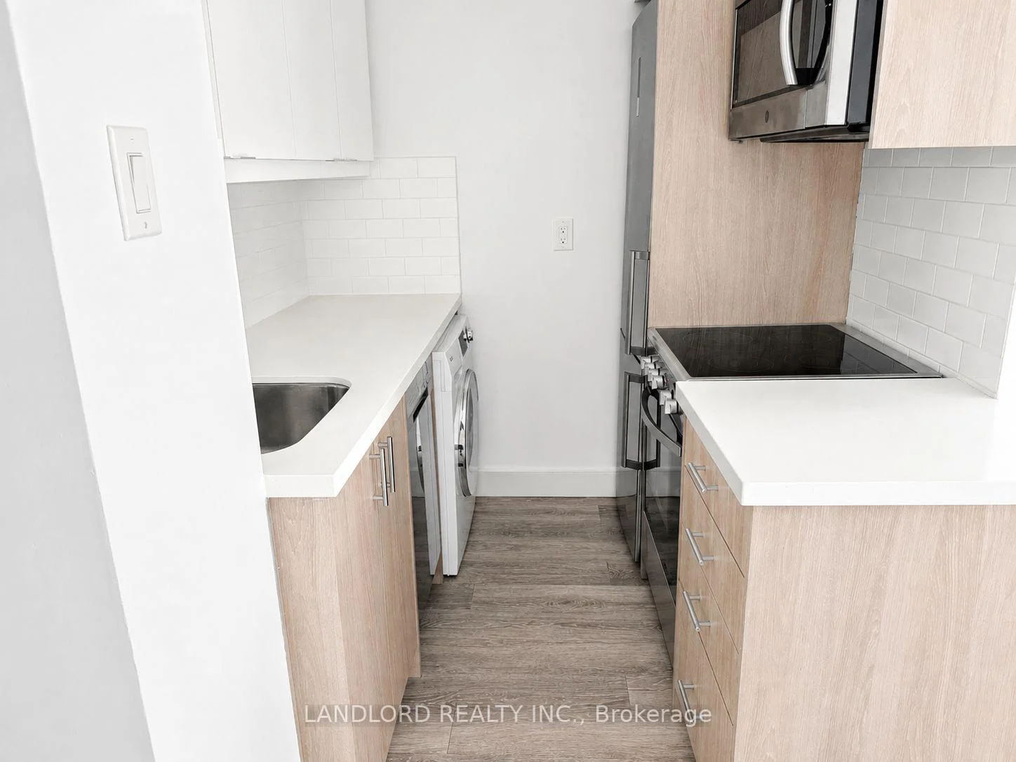 Photo 4 of Unit 31, 140 Springhurst Avenue, Toronto, South Parkdale — HOMEH