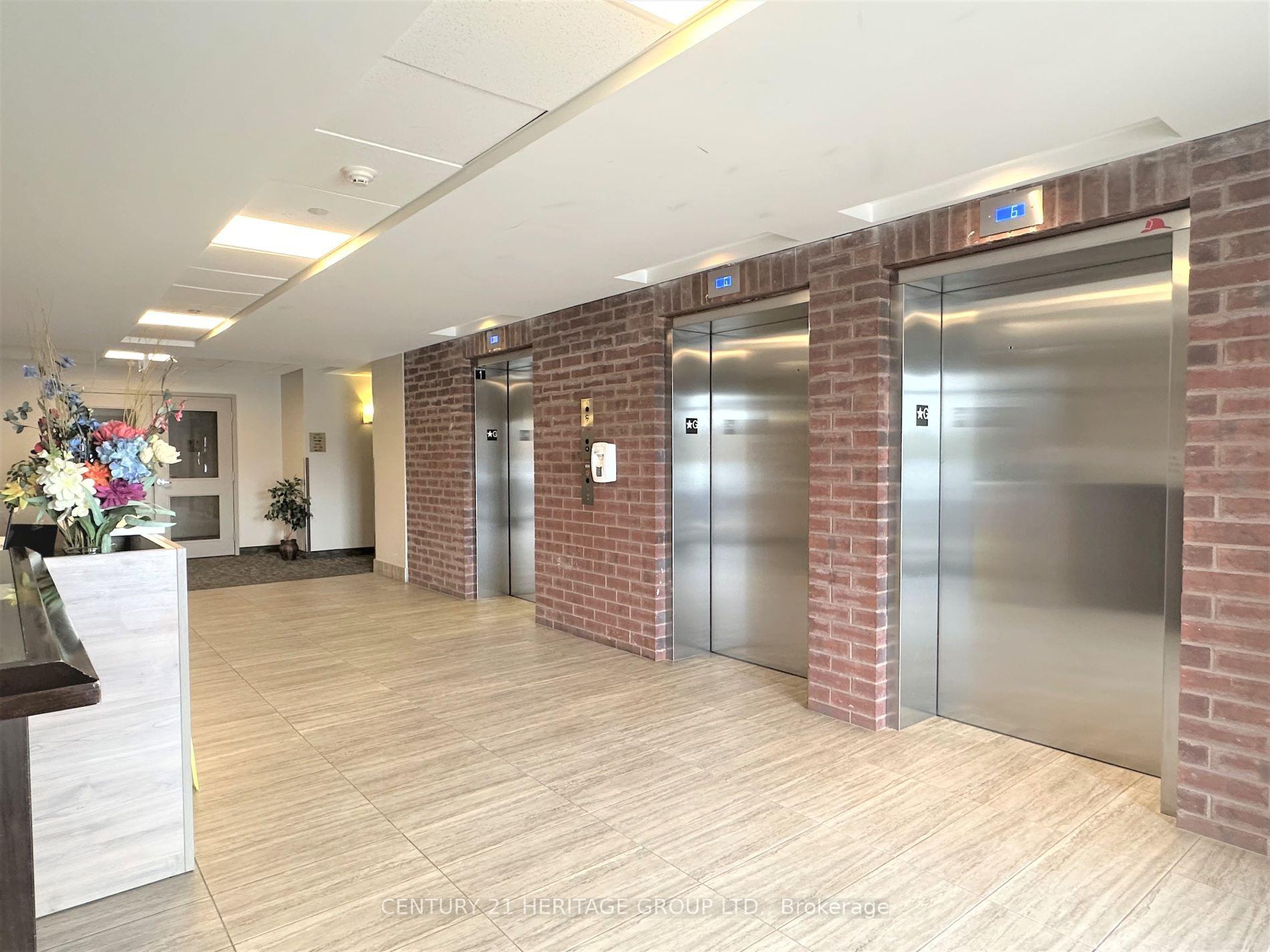 Photo 4 of Unit 32, 7325 Markham Street, Markham, Cedarwood — HOMEH