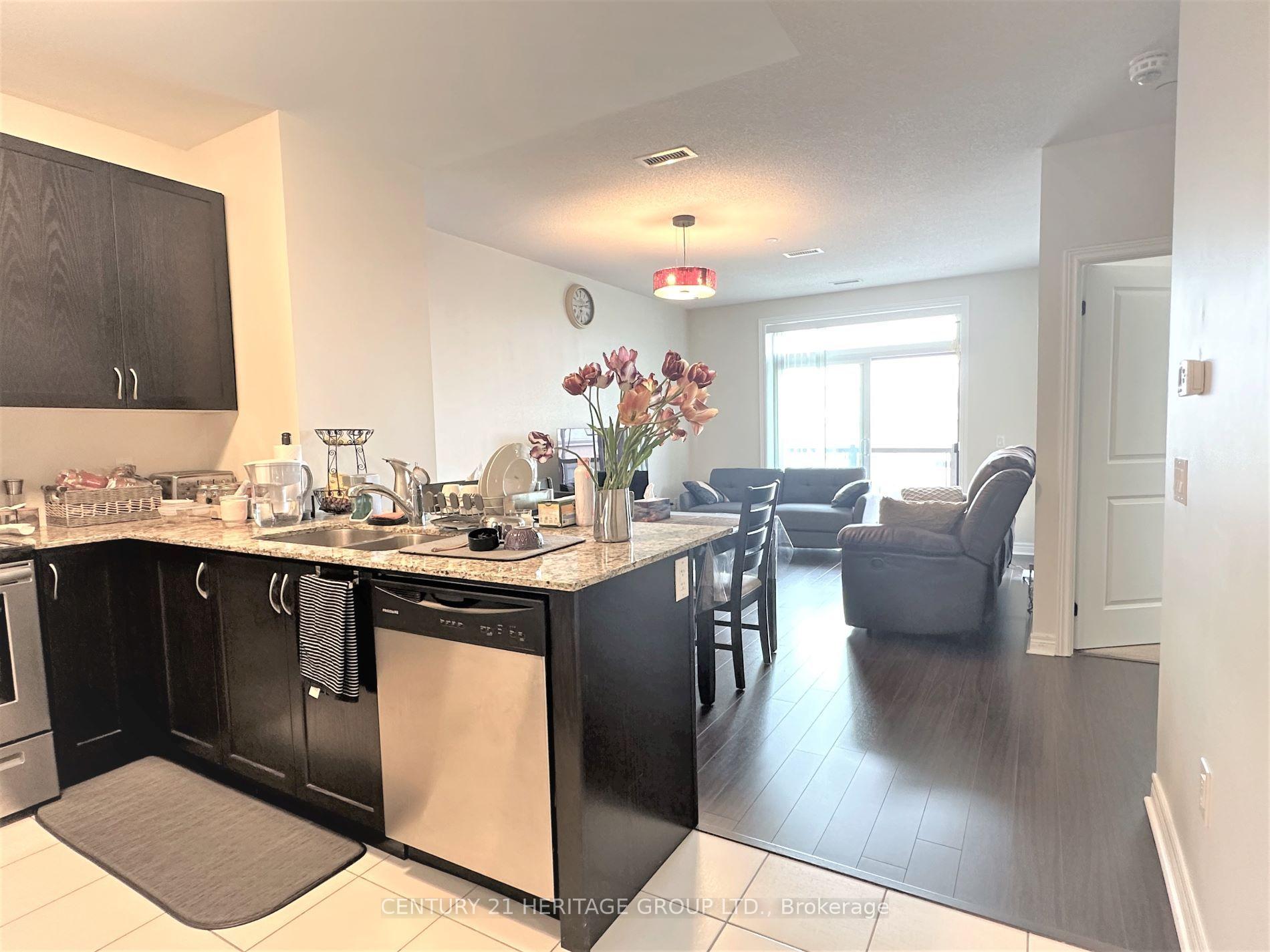Photo 6 of Unit 32, 7325 Markham Street, Markham, Cedarwood — HOMEH
